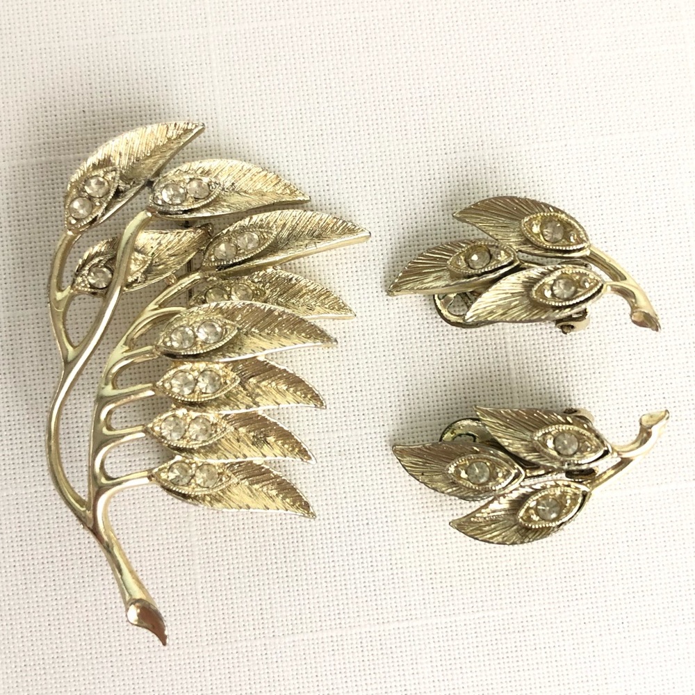 Vintage Leaf Brooch And Earrings Set